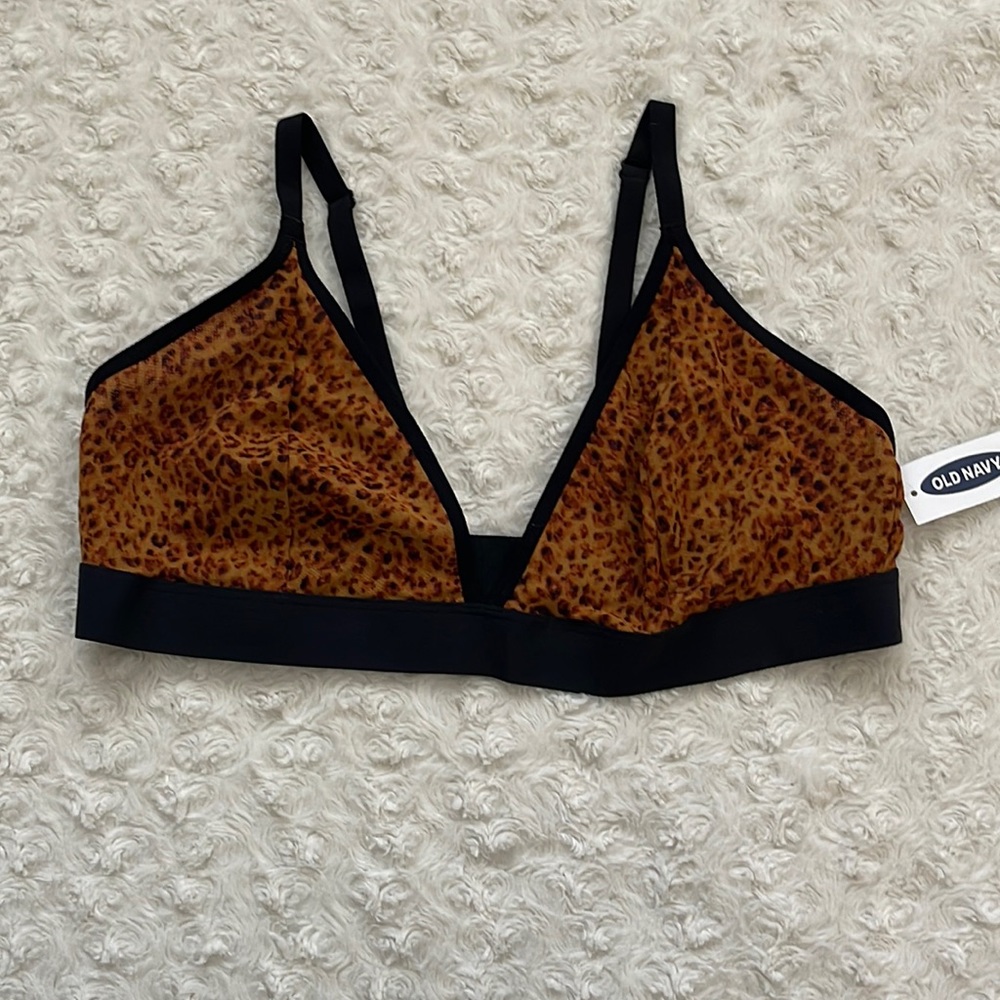 OLD NAVY LEOPARD  DEEP V LIGHT SUPPORT BRA WITH ADJUSTABLE & CONVERTIBLE STRAPS